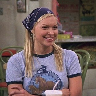 that 70s show fashion trends accessories head scarf hoops