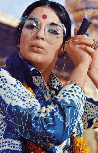 7-zeenat-aman-70s bollywood fashion-style-hippie-bohemian-indian