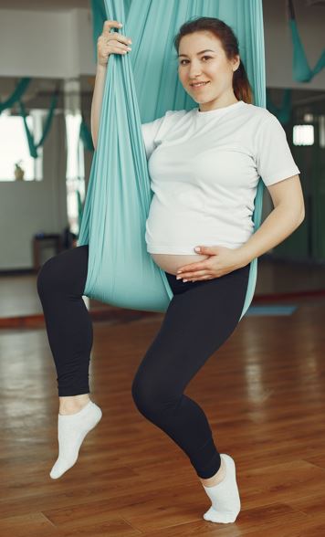 easy-aerial-yoga-for-pregnant-women