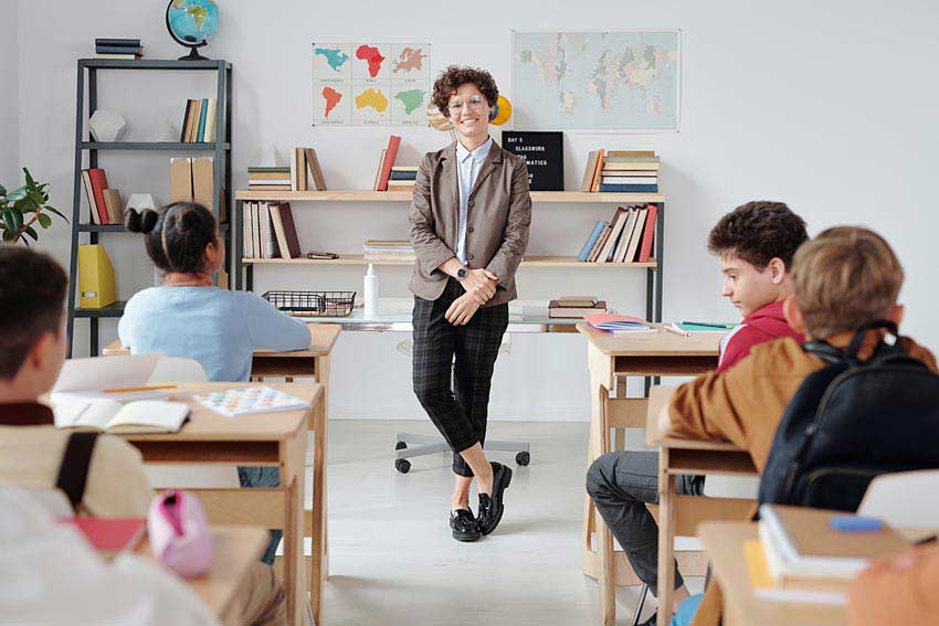 teacher-class-room-types of career fields