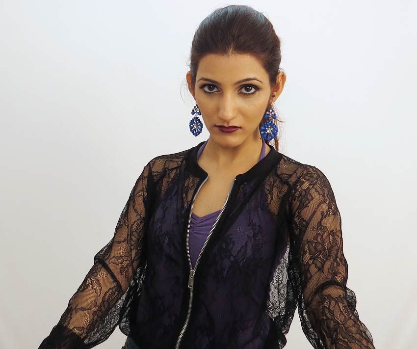 shilpa ahuja evening look bold makeup blue purple black