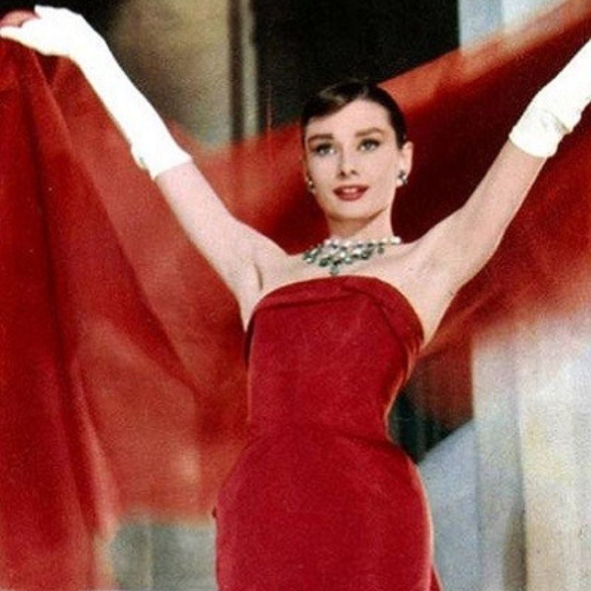 Funny face Audrey Hepburn successful model jo Stockton red gown Hubert de Givenchy red gown white gloves