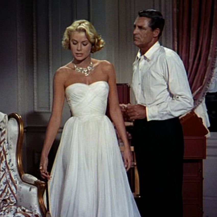 To Catch a Thief grace kelly white dress body fitted diamond necklace flared classy look 50s fashion