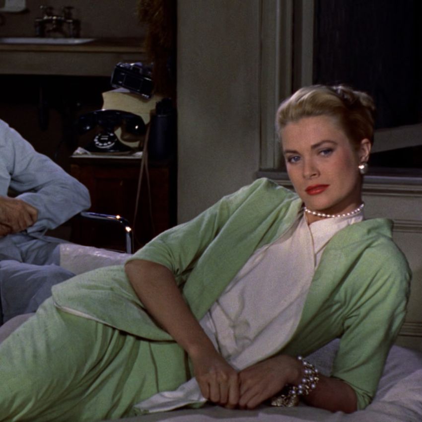 rear window grace kelly pearl accessories classic 50s look typical fashion makeup inspo elegant effortless